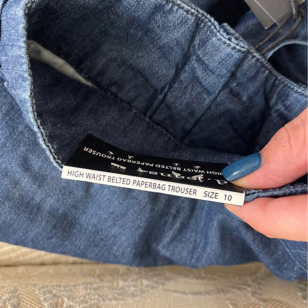 High waisted jeans